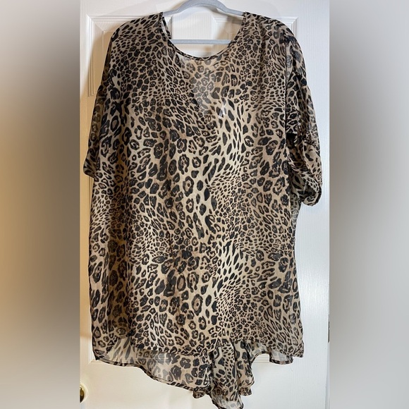 Free 2 Luv Women’s Plus Size High Low Blouse Size 3X, Leopard - Picture 1 of 4
